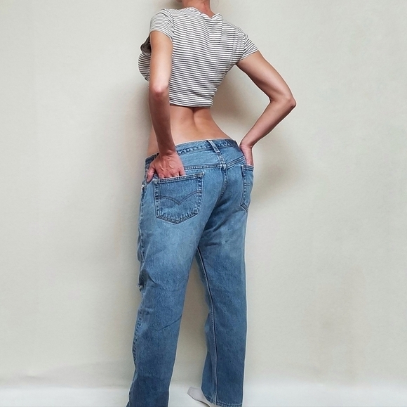 VINTAGE Levi's 501 Distressed High Rise Loose Fit Button-Fly Boyfriend Jeans - Picture 3 of 14